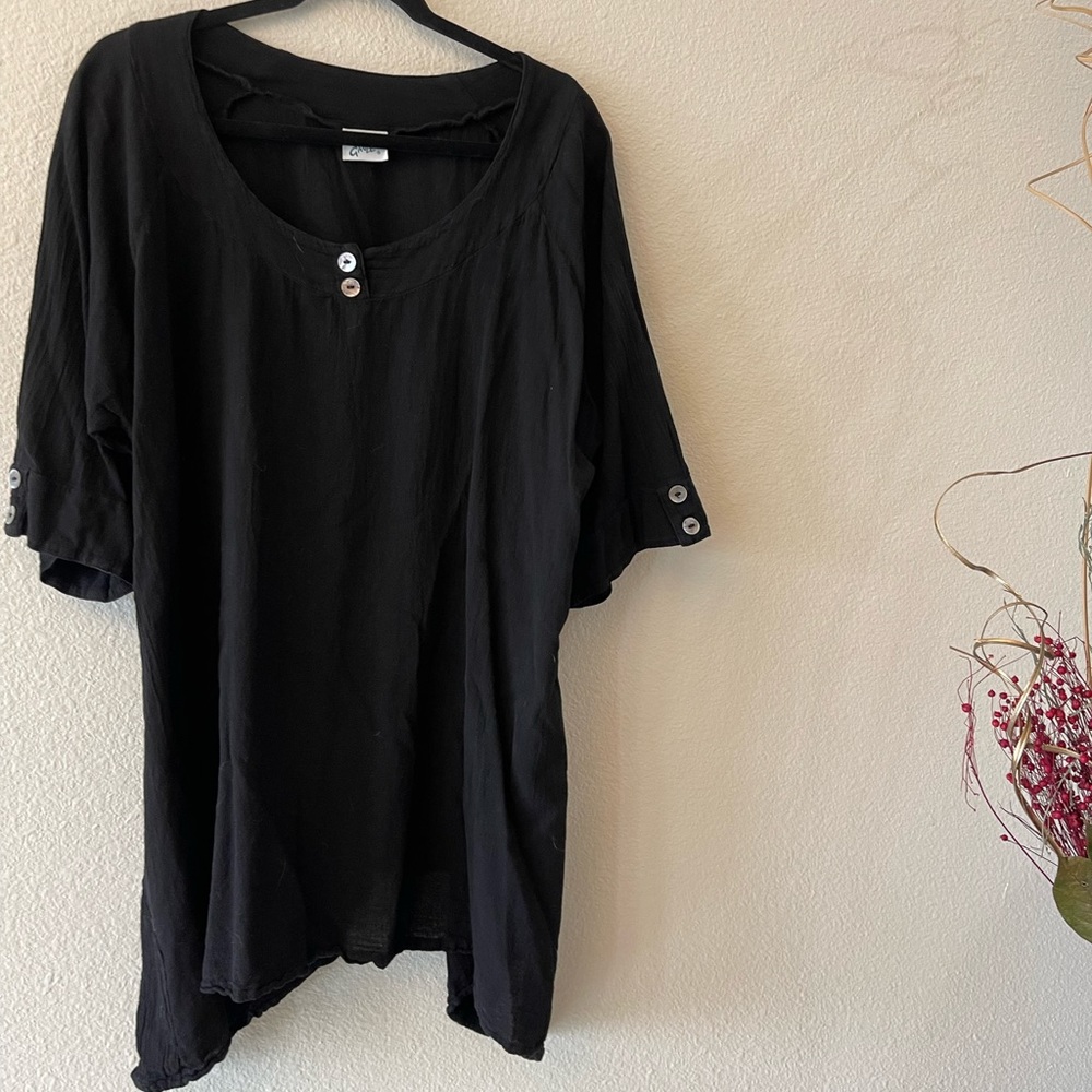 Oh My Gauze! Black short sleeve tunic with abalone buttons
